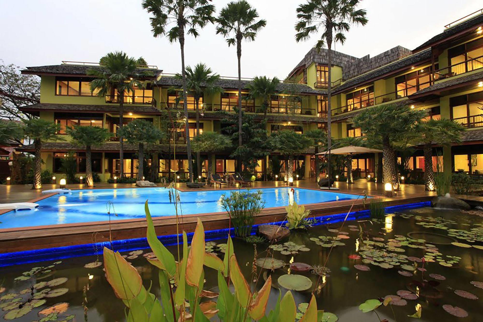Vc@Suanpaak Boutique Hotel & Service Apartment Chiang Mai Esterno foto